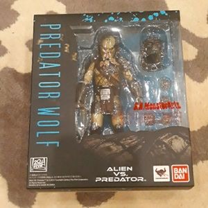 Bandai SH MonsterArts Predator Wolf, Alien vs Predator Collectable, NEW